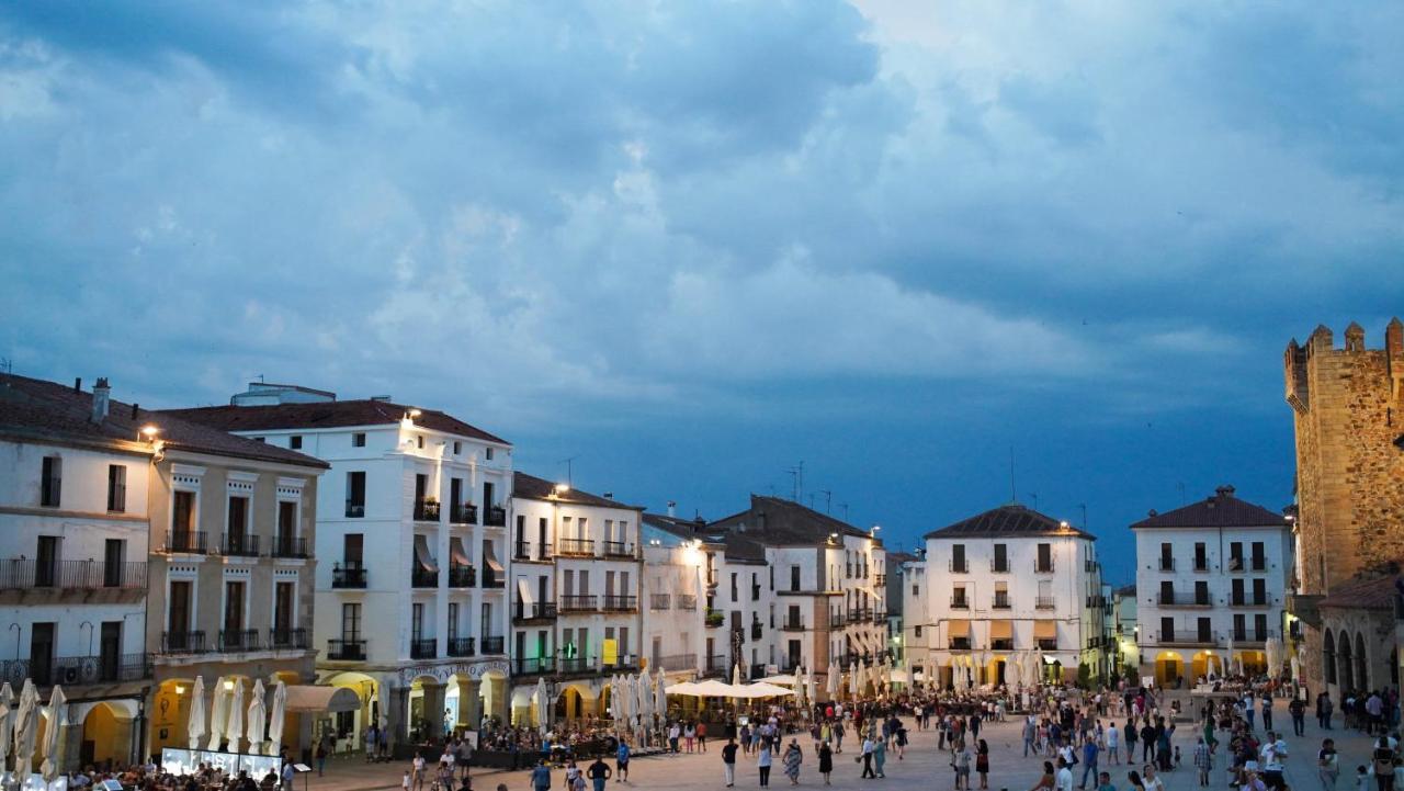 Apartamentos Soho Boutique Plaza Mayor Caces Esterno foto