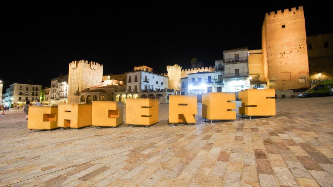 Apartamentos Soho Boutique Plaza Mayor Caces Esterno foto