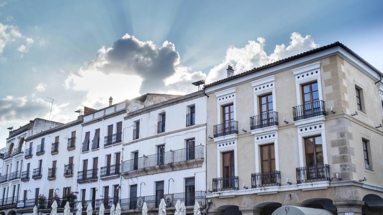 Apartamentos Soho Boutique Plaza Mayor Caces Esterno foto