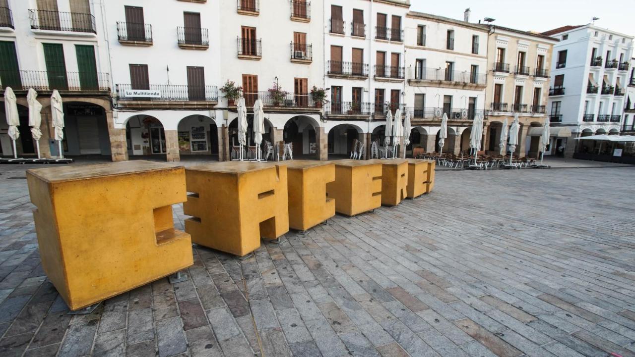 Apartamentos Soho Boutique Plaza Mayor Caces Esterno foto